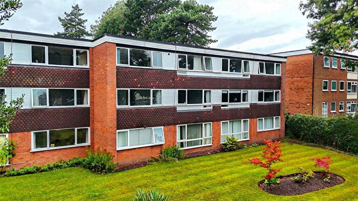 2 Bedroom Flat To Rent In Moorfield Drive, Sutton Coldfield, West Midlands, B73