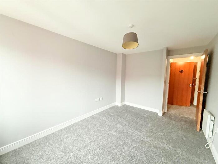 1 Bedroom Flat To Rent In Worsdell Drive, Gateshead, NE8