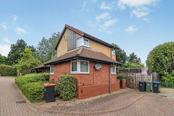 1 Bedroom Flat To Rent In Phillip Court, Shenley Church End, Milton Keynes, MK5