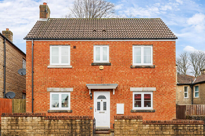 3 Bedroom Detached House For Sale In Stonefield Court, Frome, BA11