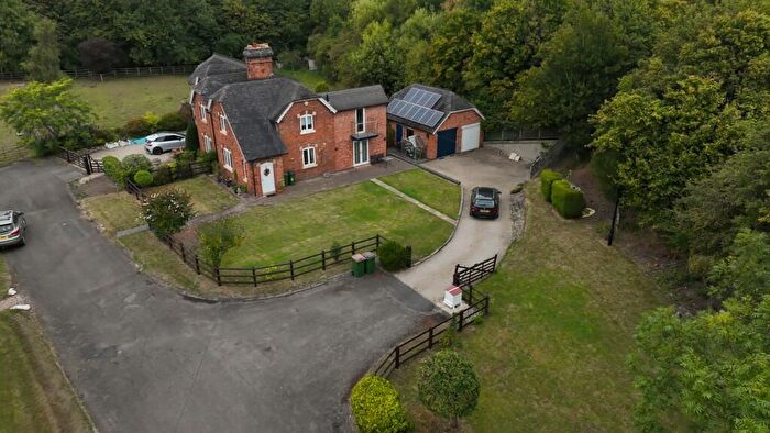 3 Bedroom Semi-Detached House For Sale In Hinckley Road, Aston Flamville, Leicestershire, LE10