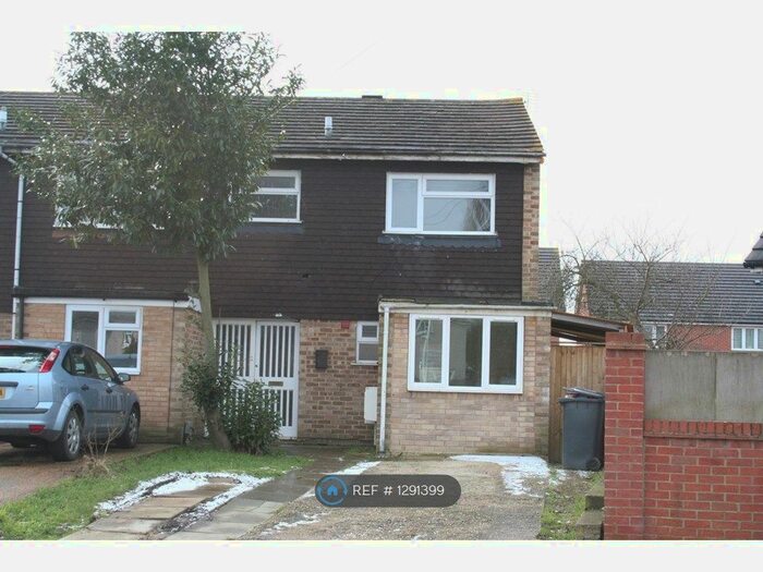 4 Bedroom Flat To Rent In Salford Close, Reading RG2