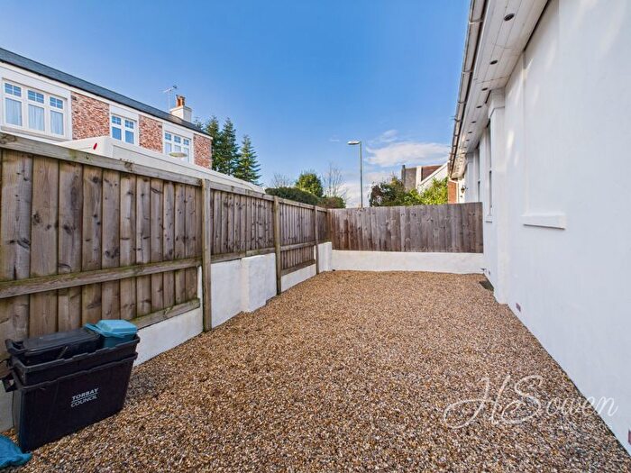 2 Bedroom Flat For Sale In Park Road, Torquay, TQ1