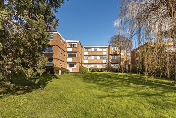 1 Bedroom Flat For Sale In Milton Road, Harpenden, AL5