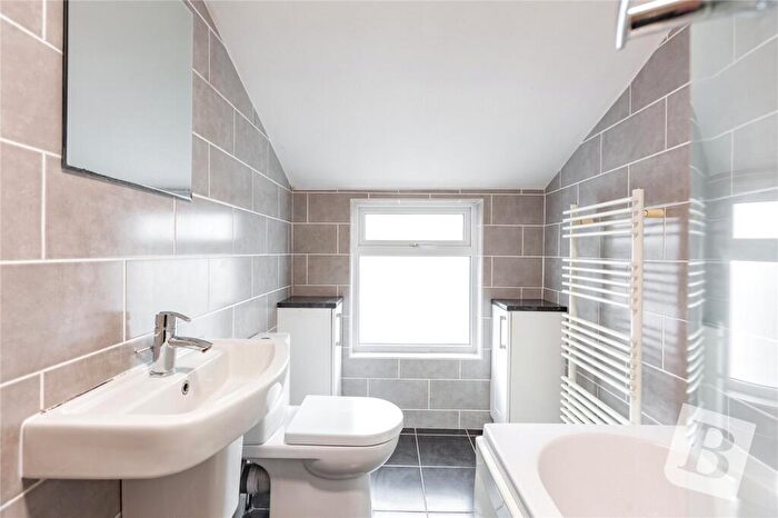 3 Bedroom End Of Terrace House For Sale In Cloverly Road, Ongar, Essex, CM5