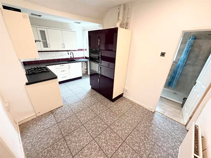 3 Bedroom House To Rent In Quarry Road, Pontypridd, CF37