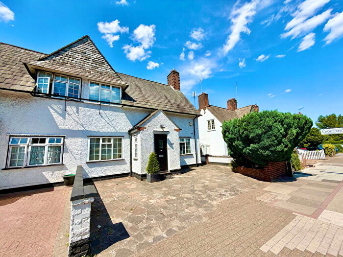 2 Bedroom End Of Terrace House For Sale In Stag Lane, London, NW9