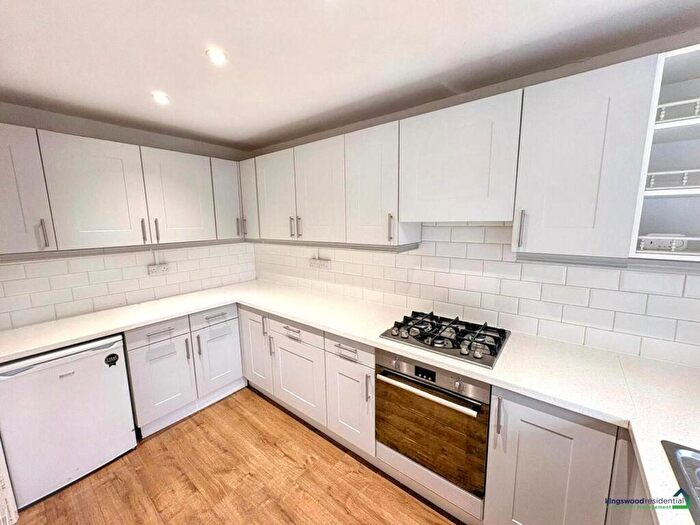 2 Bedroom Maisonette To Rent In Lucerne Close, Wilford, Nottingham, NG11