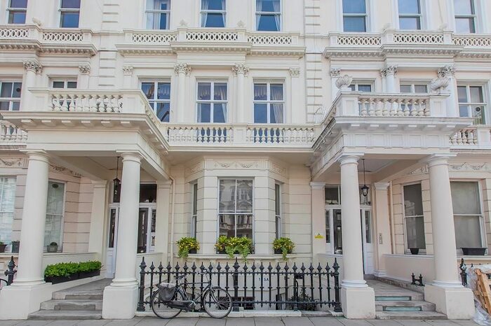 2 Bedroom Flat To Rent In Queens Gate, South Kensington, London, SW7