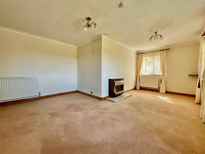 3 Bedroom Detached Bungalow For Sale In Buckshaft Road, Cinderford, GL14