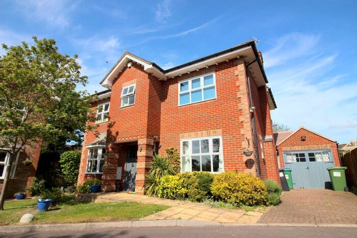 4 Bedroom Property To Rent In Wilcot Close, Watford, WD19