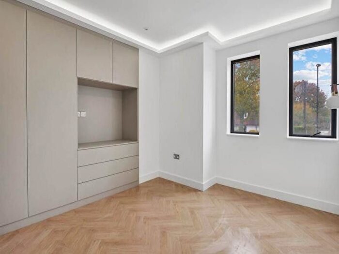 2 Bedroom Flat To Rent In The Ridge Way, South Croydon, Surrey, CR2