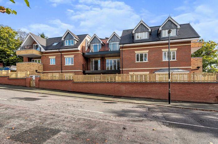 2 Bedroom Flat To Rent In Foxley Lane, West Purley, CR8