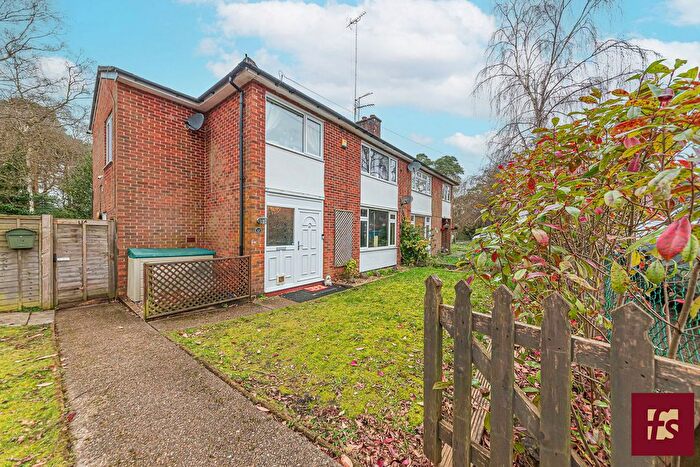 2 Bedroom Maisonette For Sale In Cricket Field Grove, Crowthorne, Berkshire, RG45