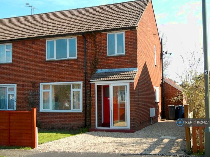 3 Bedroom Semi-Detached House To Rent In Baldreys, Farnham, GU9