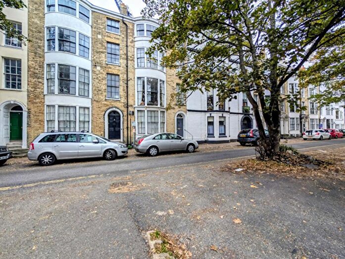 1 Bedroom Flat For Sale In Bedford Row, Worthing, BN11