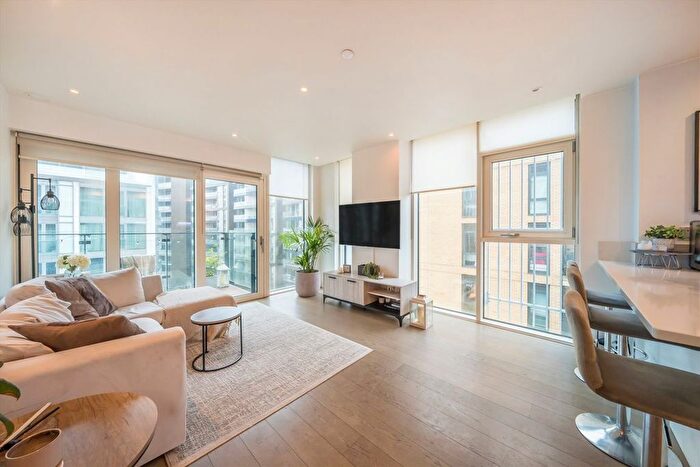 2 Bedroom Flat To Rent In Enterprise Way, Wandsworth, SW18