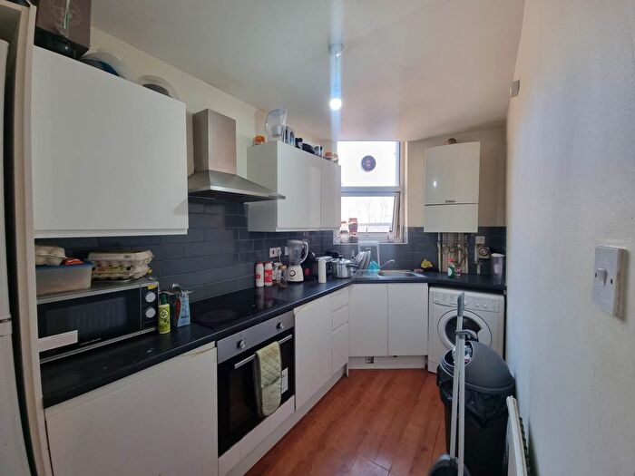 2 Bedroom Flat To Rent In Green Lanes, Harringay Ladder, N4