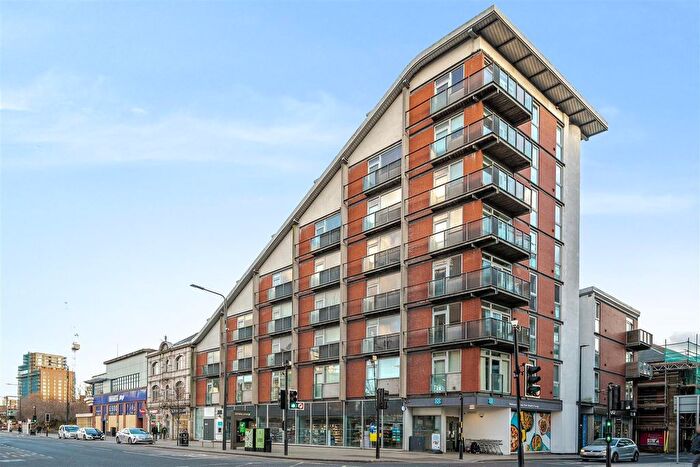 2 Bedroom Flat To Rent In New York Apartments, Leeds, LS2