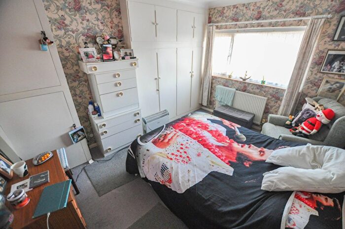 3 Bedroom Terraced House For Sale In Wavell Avenue, Poole, BH17