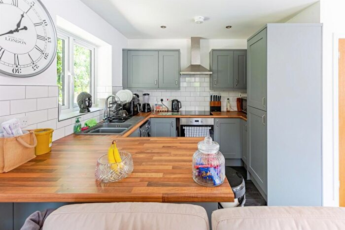 2 Bedroom Detached Bungalow For Sale In East Street, Olney, MK46