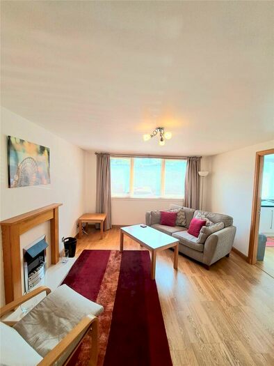 2 Bedroom Property To Rent In Richmond Court, Richmond Terrace, Rosemount, Aberdeen, AB25