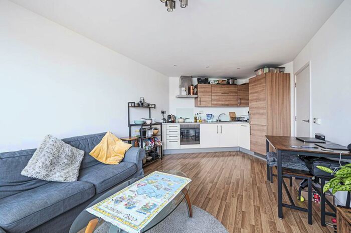1 Bedroom Flat To Rent In Tyssen Street, Dalston, London, E8