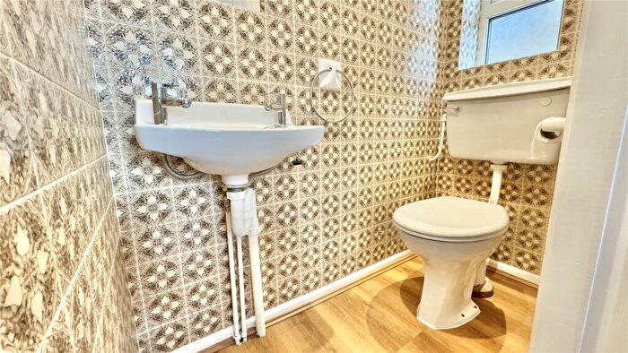3 Bedroom Semi-Detached House For Sale In Wendover Close, Prenton, Merseyside, CH43