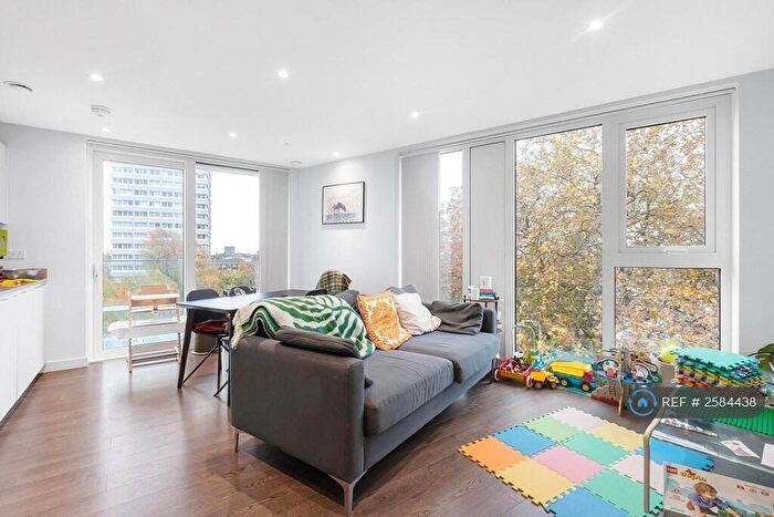 2 Bedroom Flat To Rent In The Shoreline Building, London, N4