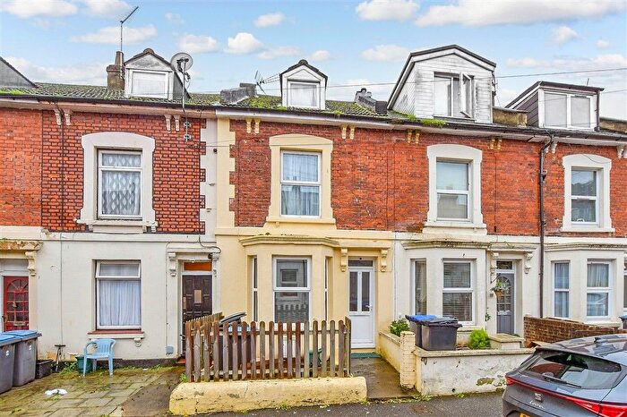 3 Bedroom Terraced House For Sale In Wood Street, Dover, Kent, CT16