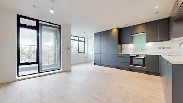 2 Bedroom Flat To Rent In Caroline Street, Limehouse, E1