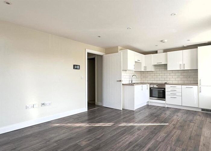 1 Bedroom Apartment To Rent In High Street, High Wycombe, HP11