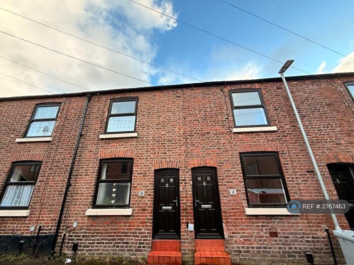 2 Bedroom Terraced House To Rent In Parr St, Macclesfield, SK11