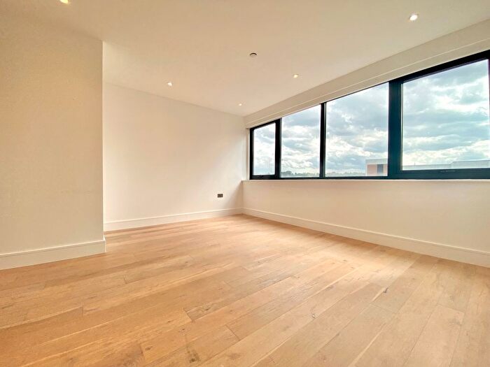 2 Bedroom Flat To Rent In Romney Place, Maidstone, ME15