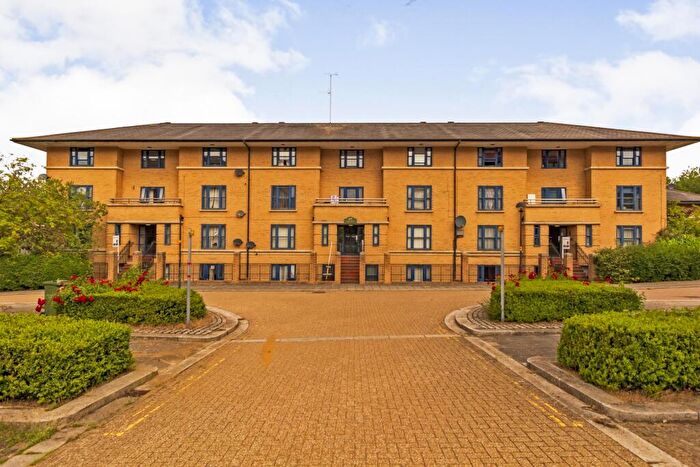 2 Bedroom Flat To Rent In North Third Street, Milton Keynes, Buckinghamshire, MK9