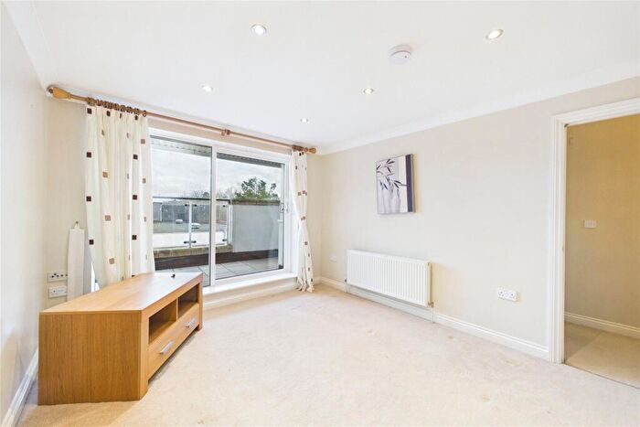 1 Bedroom Apartment To Rent In Queensmead, Farnborough, Hampshire, GU14