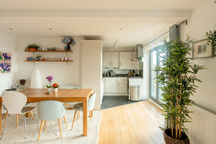 2 Bedroom Apartment For Sale In Upper Belgrave Road, Clifton, Bristol, BS8