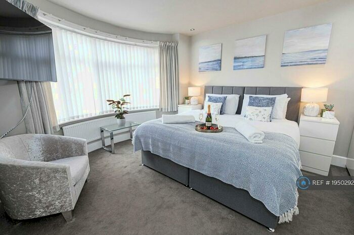 3 Bedroom Detached House To Rent In Dorchester Road, Oakdale, BH15