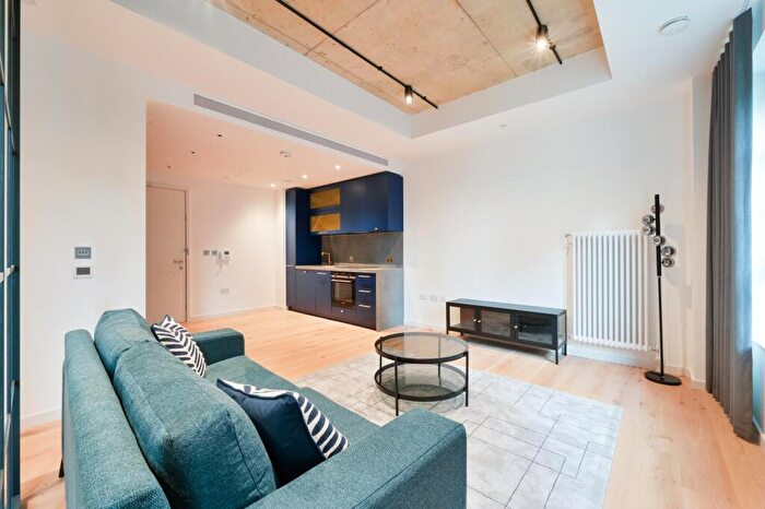 Apartment For Sale In Douglass Tower, Goodluck Hope, London, E14