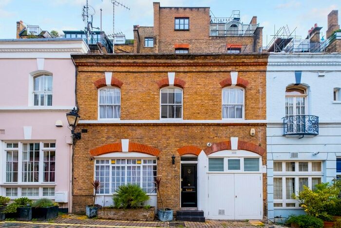 3 Bedroom Mews To Rent In Ennismore Gardens Mews, London, SW7