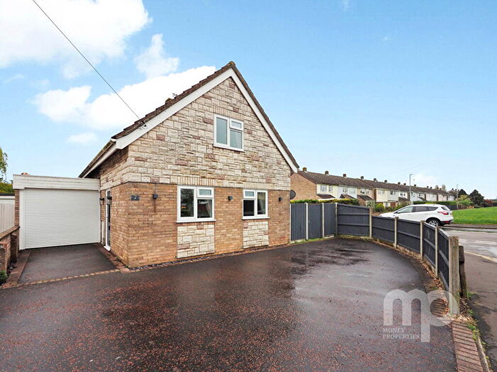 3 Bedroom Chalet For Sale In Finderne Drive, Wymondham, NR18