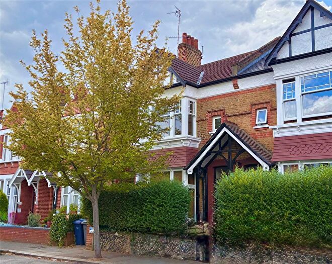 3 Bedroom Semi-Detached House For Sale In Ingram Road, London, N2