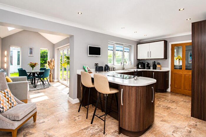 3 Bedroom Link Detached House For Sale In Northumberland Close, Darwen, BB3