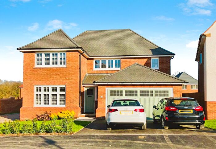4 Bedroom Detached House For Sale In Pilling Way, Scissett, Huddersfield, HD8
