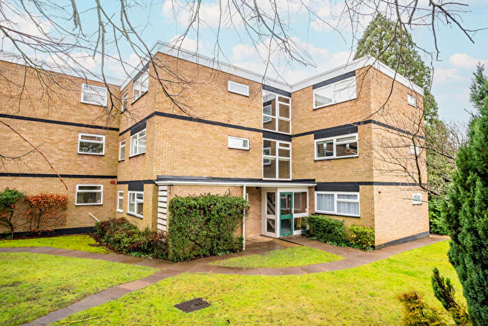 1 Bedroom Apartment To Rent In Yardley Court, Milton Road, Harpenden, Herts, AL5
