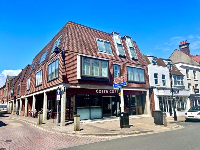 1 Bedroom Flat To Rent In Aqua House, New Street, Lymington, SO41