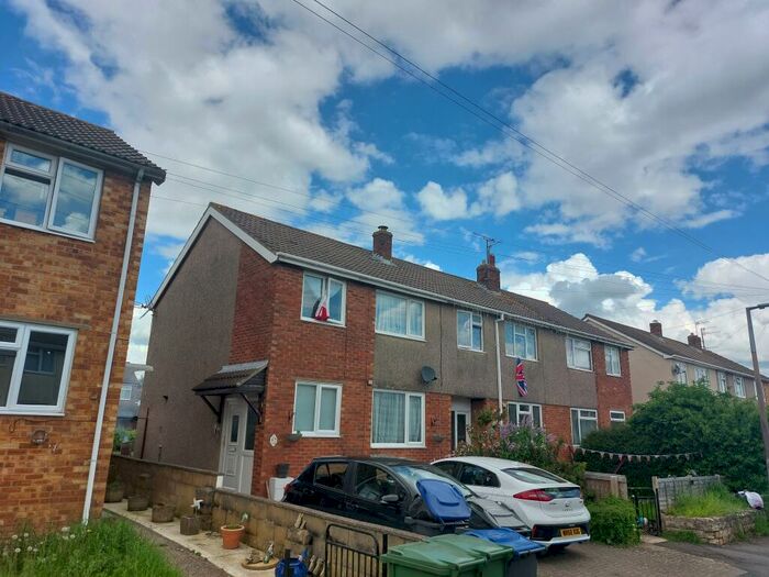 3 Bedroom House To Rent In Braemor Road, Calne, SN11