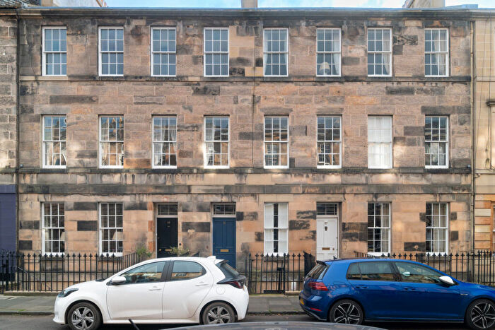 2 Bedroom Flat For Sale In Flat Cumberland Street, Edinburgh, EH3