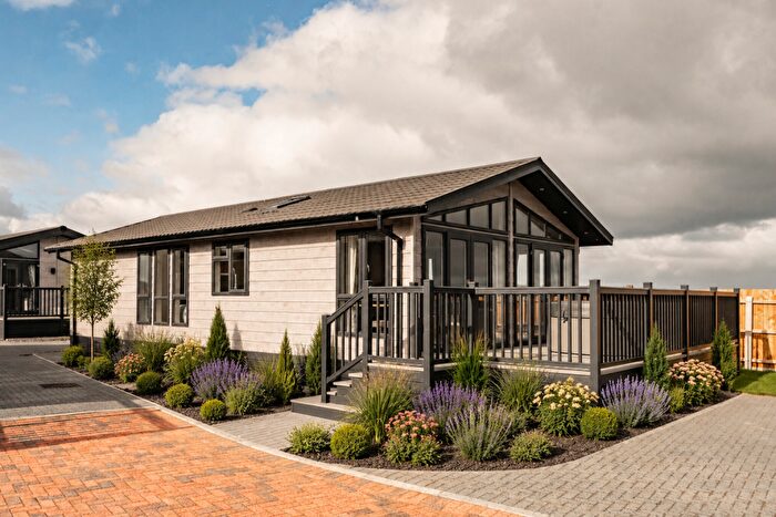 2 Bedroom Lodge For Sale In Brayford, Barnstaple, EX32