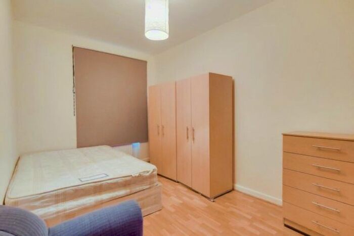 2 Bedroom Property To Rent In Kingsland High Street, London, E8